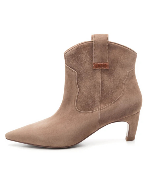 Dicte Low Boots in Camel by Shoe The Bear