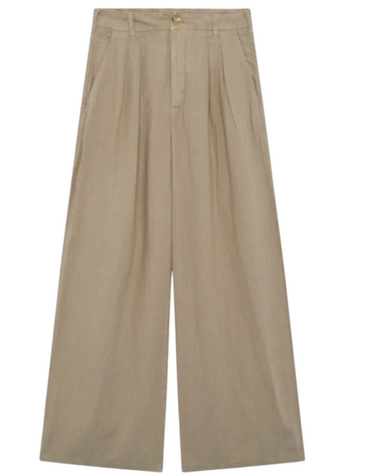 Marisa Pant in Berenson Dessert by Maison Hotel