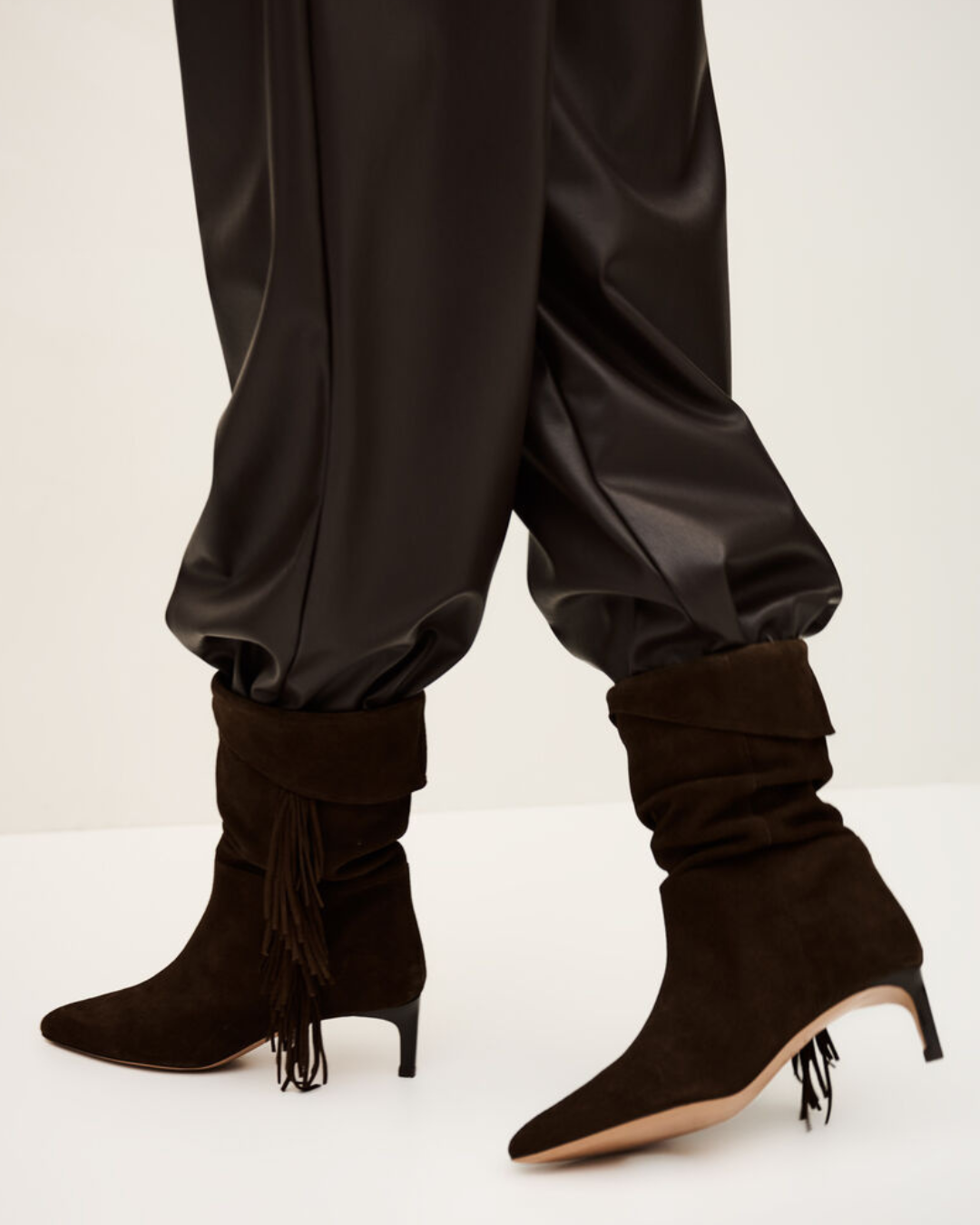 Bottines Cardi Boots in Choco Suede by BA&SH
