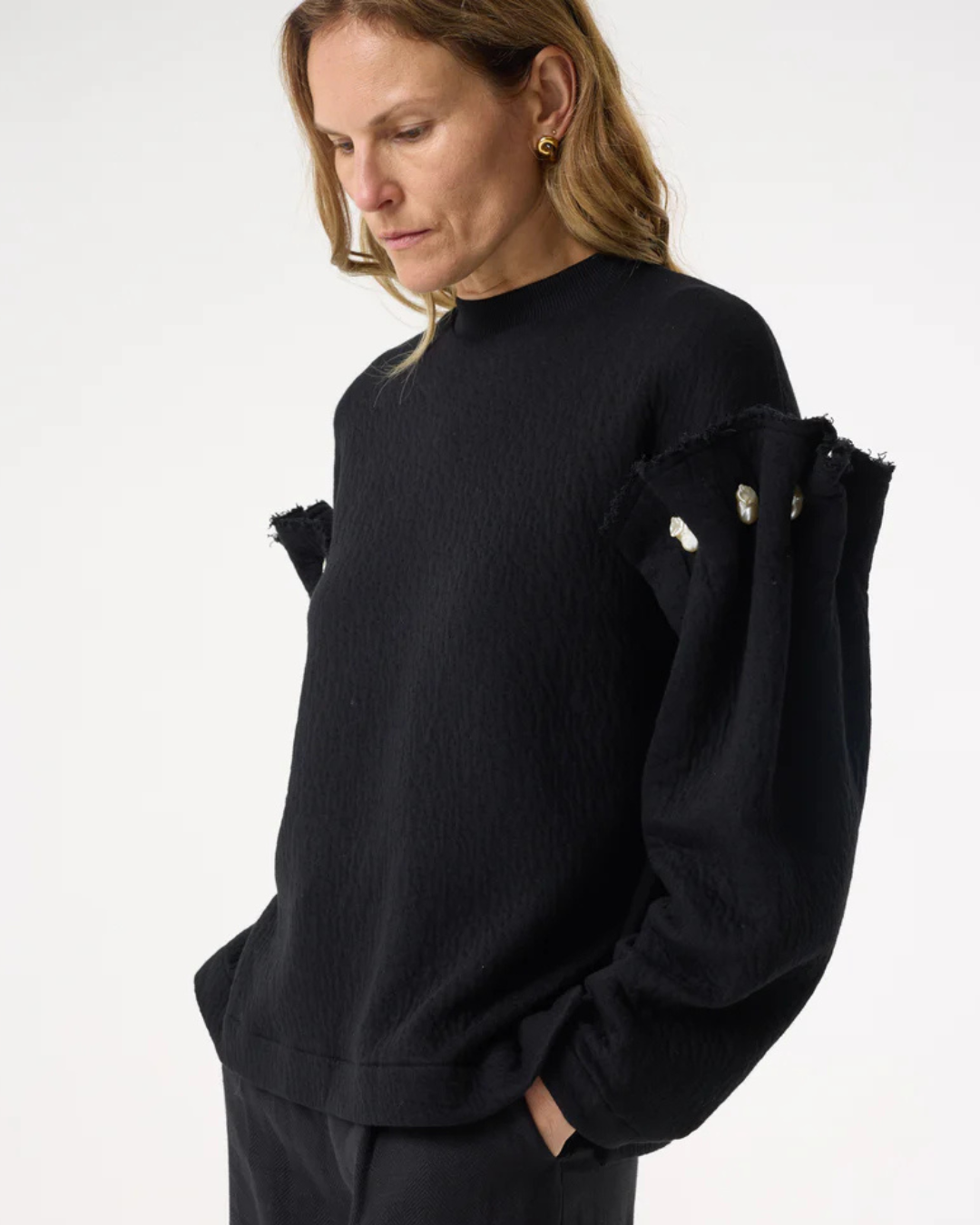 Kori Sweatshirt in Black by AKYN