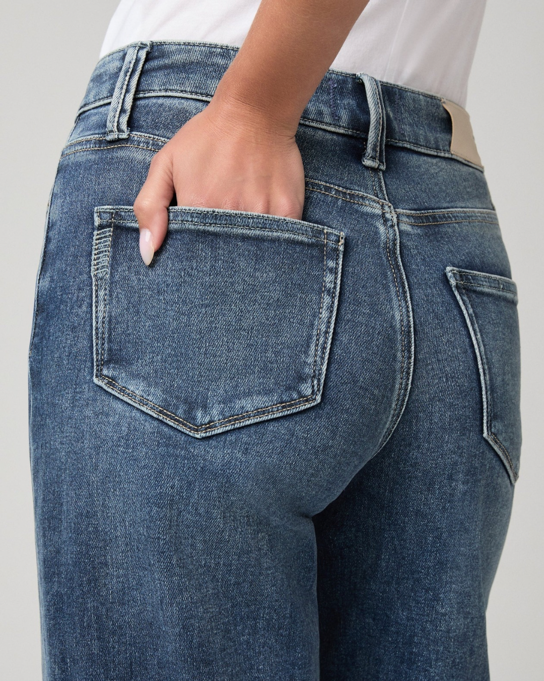 Anessa 31” Seamed Beltloops Wide Leg Jeans in Bowery by PAIGE