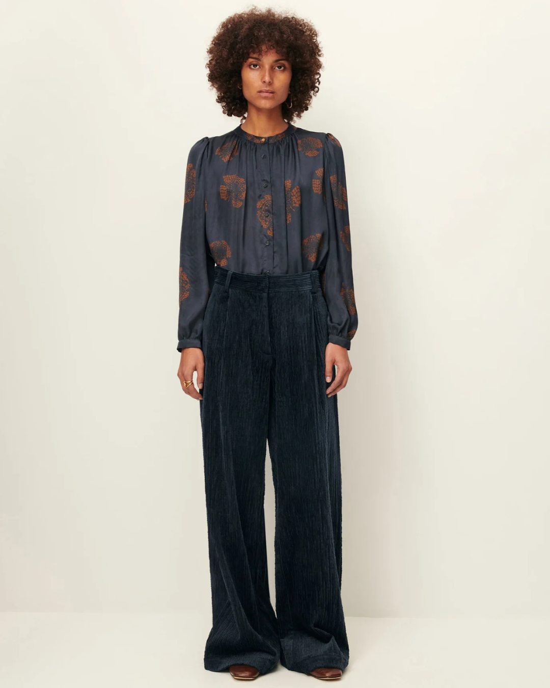 Paseo Velvet Pants in Night Shadow by Sessùn