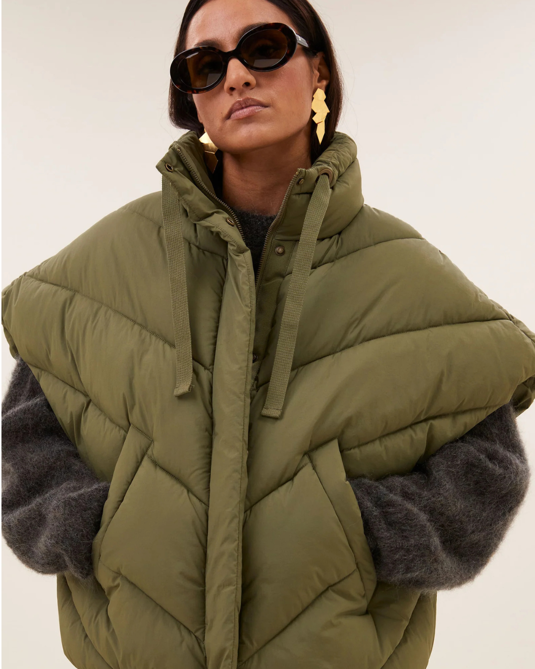 Franky Sleeveless Jacket in Olive by by-bar