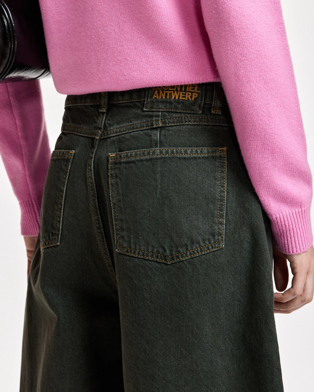 Kokos Barrel Leg Jeans in Green by Essentiel Antwerp