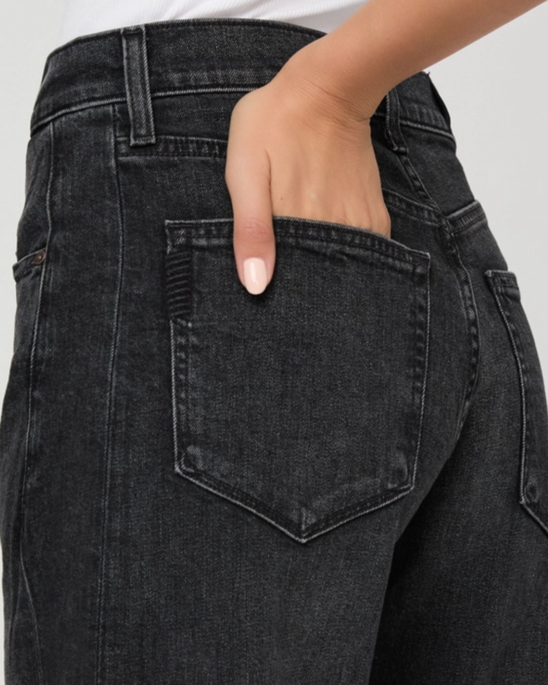 Arellia Skimmer Barrel Leg Jeans in Oscura by PAIGE