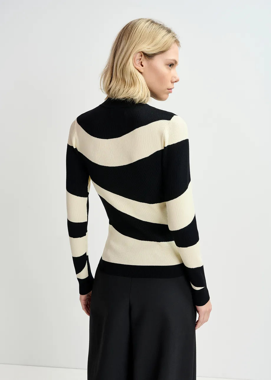 Goose Wavy Sweater by Essentiel Antwerp